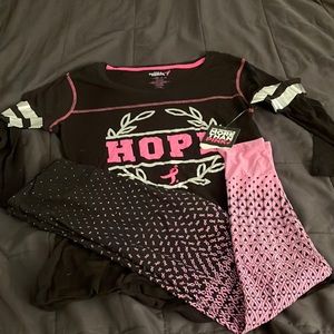 Lularoe leggings breast cancer awareness